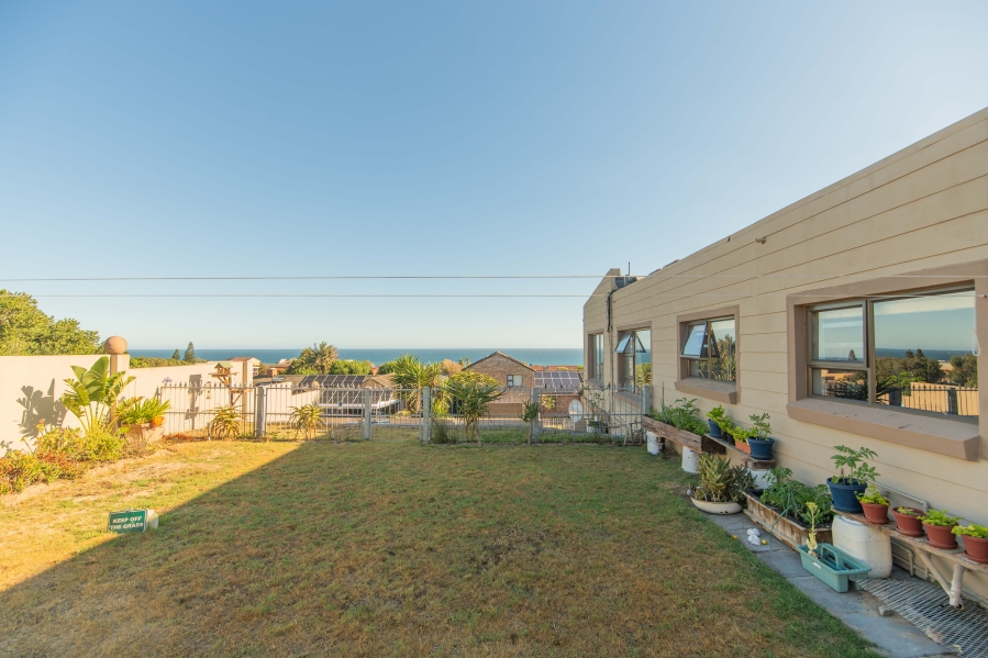 4 Bedroom Property for Sale in Clarendon Marine Eastern Cape